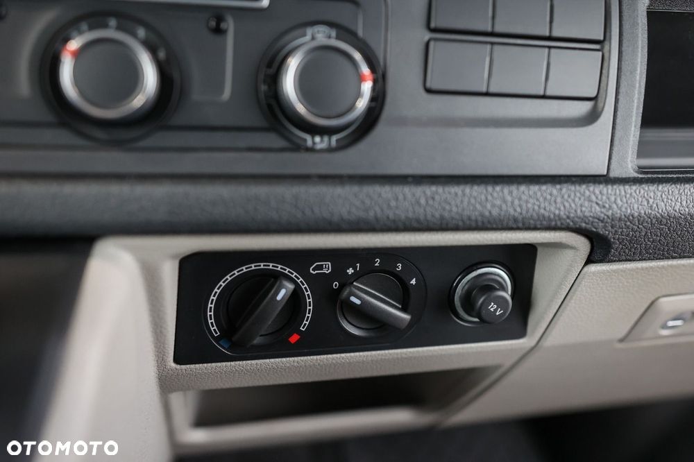 Volkswagen Transporter - 15