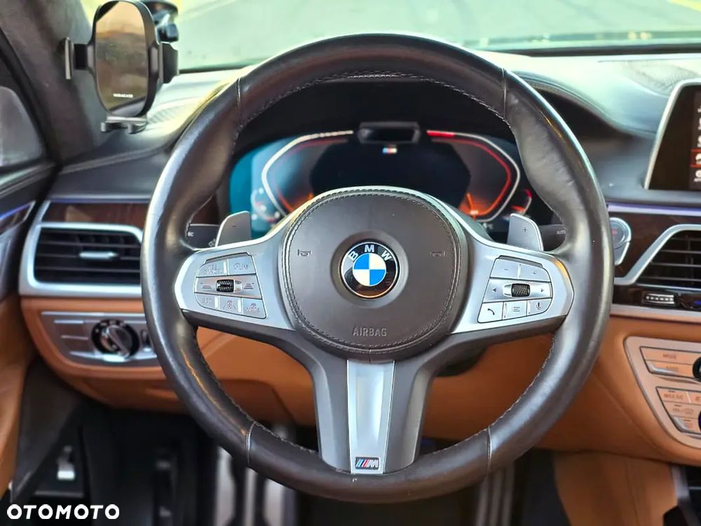 BMW Seria 7 750Li xDrive - 11