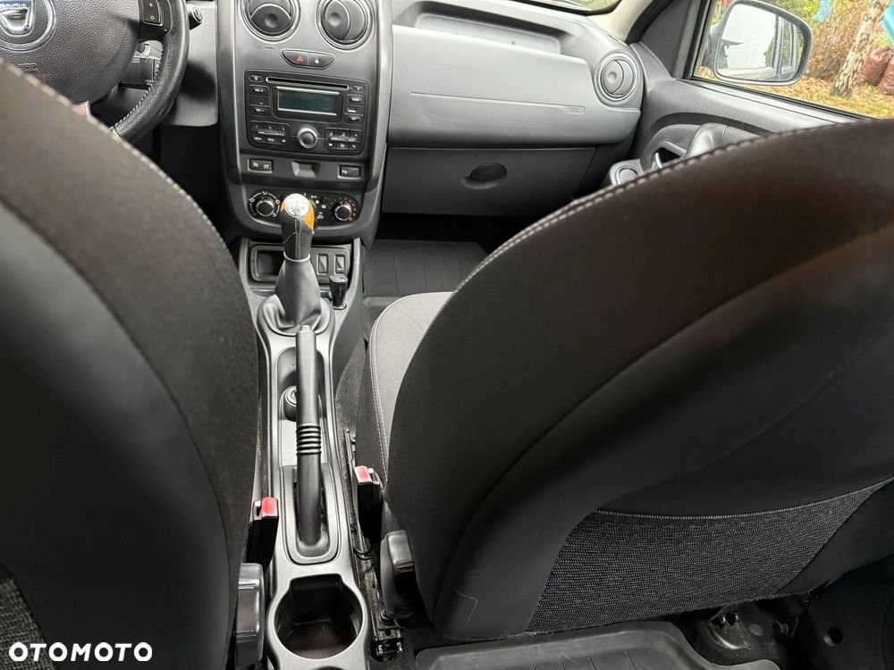 Dacia Duster 1.6 SCe Laureate S&S - 12