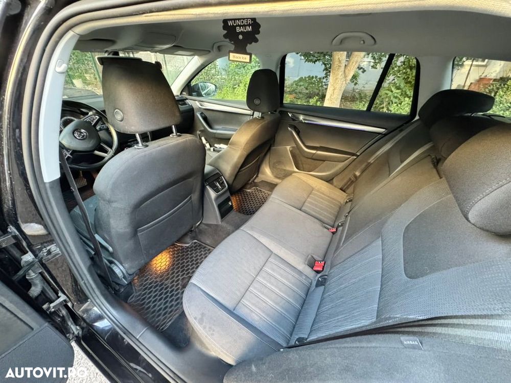 Skoda Octavia 1.6 TDI DSG Style - 32