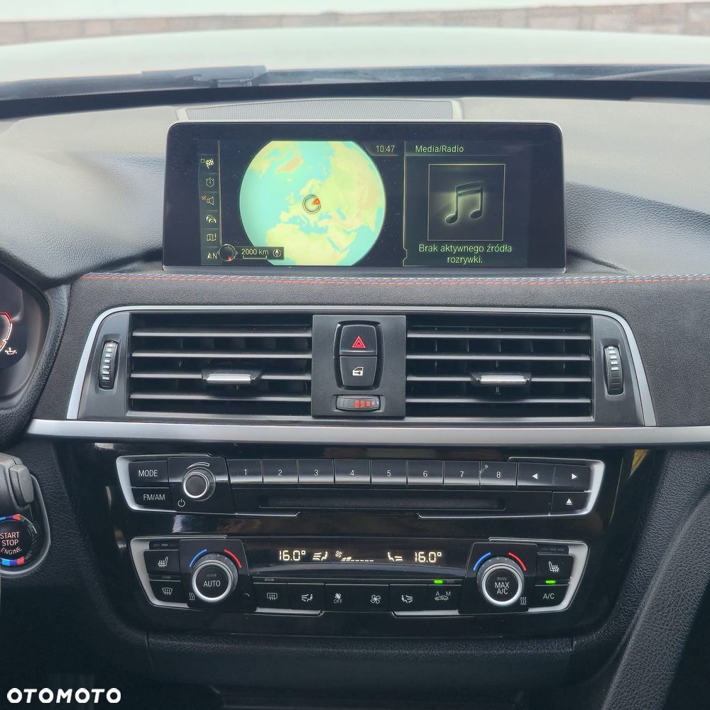 BMW Seria 3 330i xDrive M Sport - 34