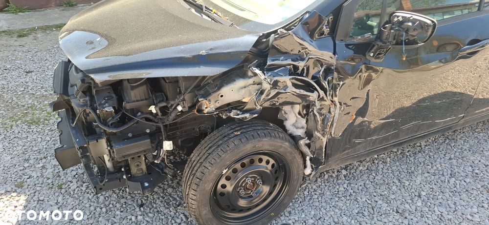 Nissan Micra 1.0 Visia Plus - 8