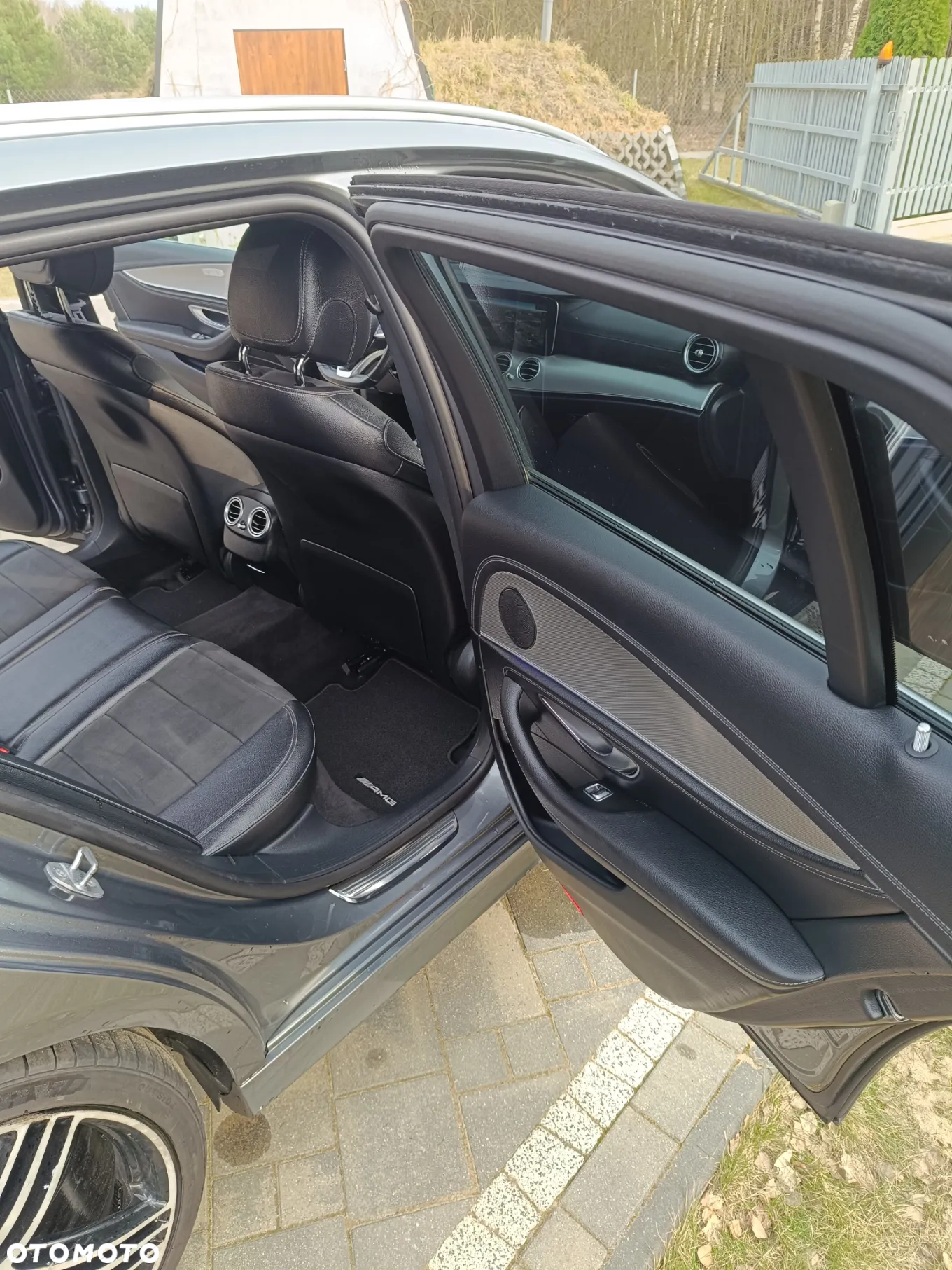 Mercedes-Benz Klasa E 220 d T 9G-TRONIC AMG Line - 22