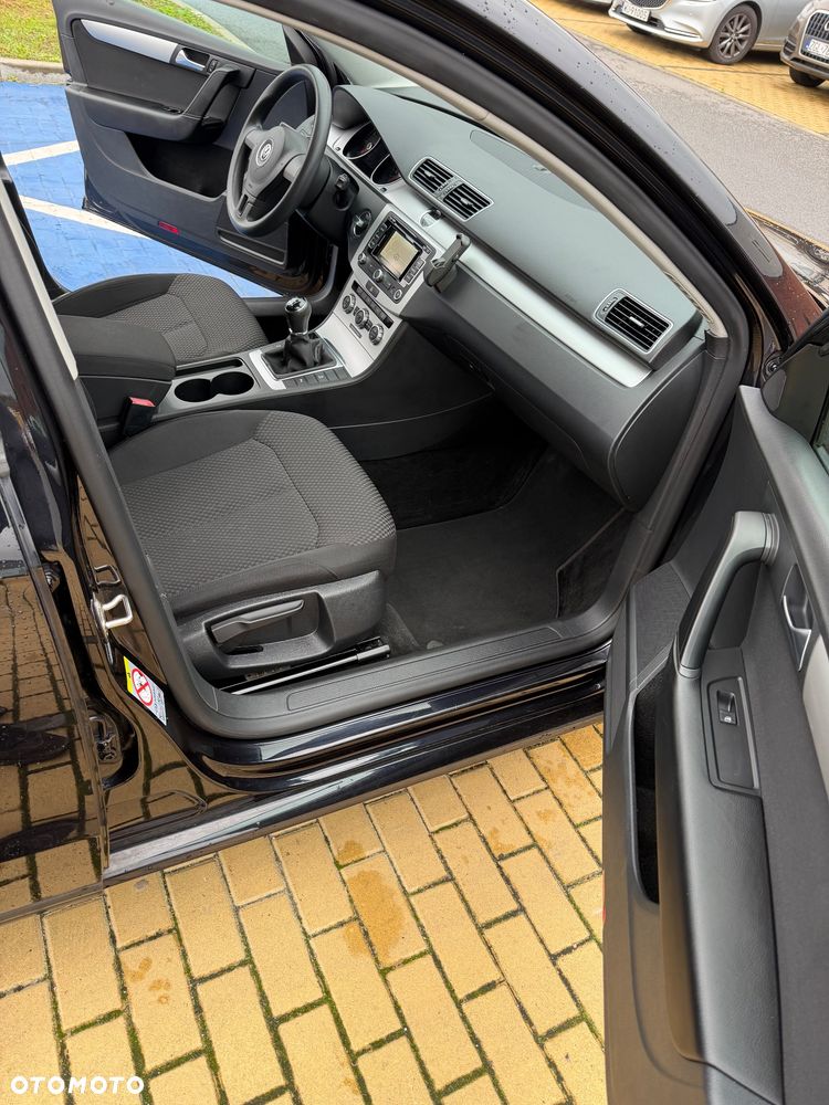 Volkswagen Passat 2.0 TDI BlueMotion Technology Comfortline - 15