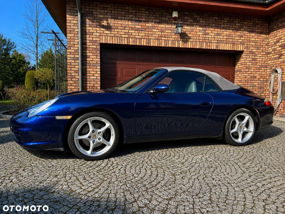 Porsche 911 Carrera 4 Cabrio - 2