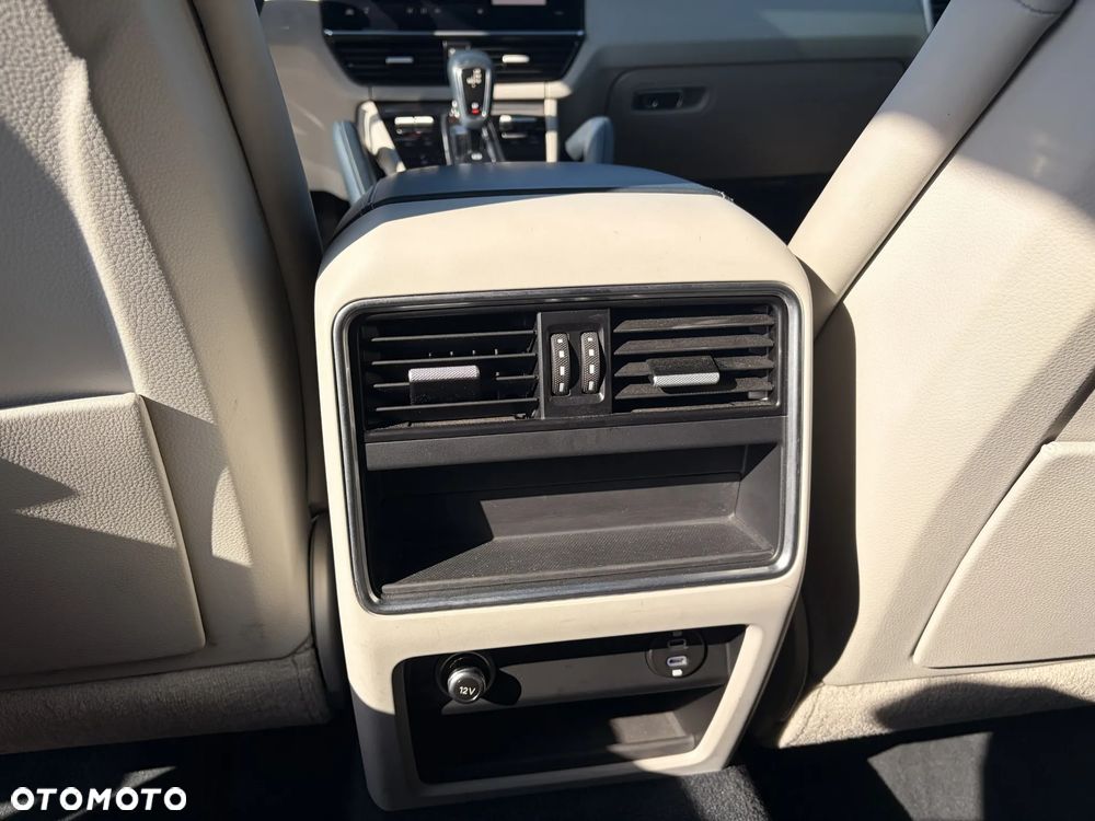 Porsche Cayenne Platinum Edition - 16