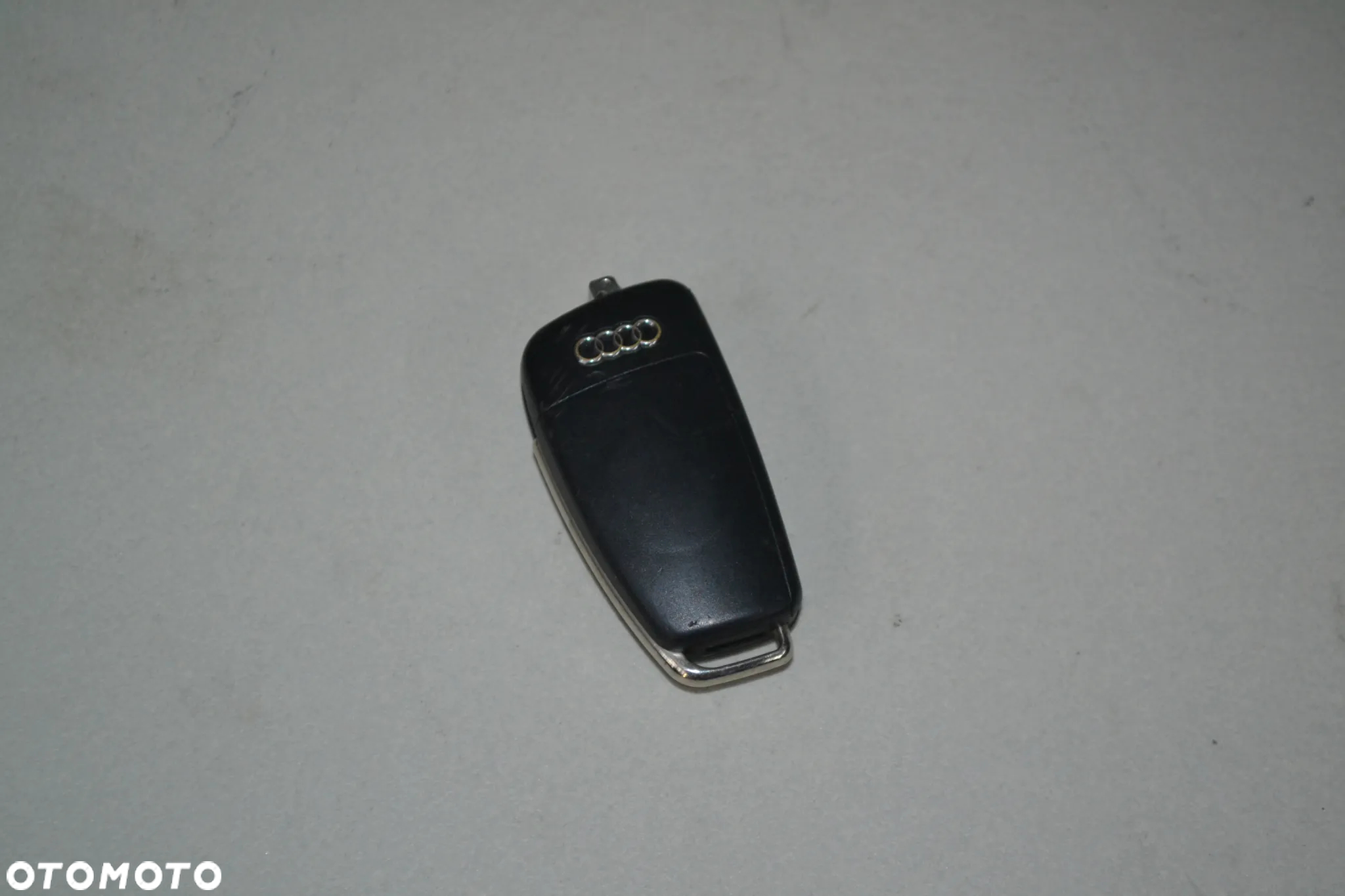 AUDI A3 8P LIFT KLUCZYK PILOT HELLA 434 MHz 8P0837220D - 2