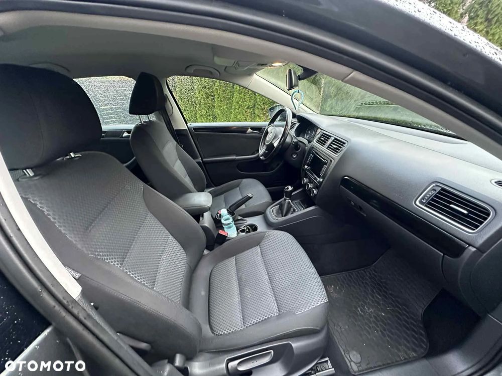 Volkswagen Jetta 1.6 TDI BMT Comfortline - 11
