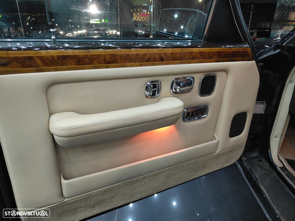 Rolls Royce Silver Spur - 23