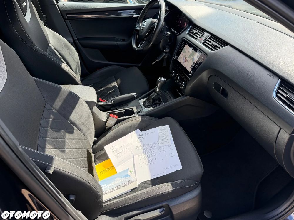 Skoda Octavia 2.0 TDI DSG RS - 20