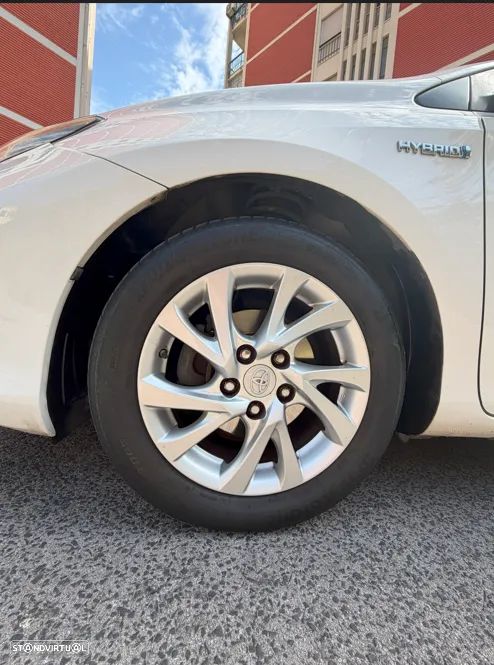 Toyota Auris 1.8 HSD Comfort+P.Sport - 5