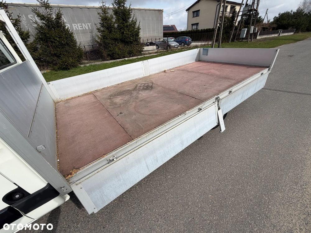 Iveco 35C15 * 3.0 / 150KM * Skrzyniowy * Rozstaw osi: 4.1m * Koła bliźniacze * Rama do zabudowy * - 19