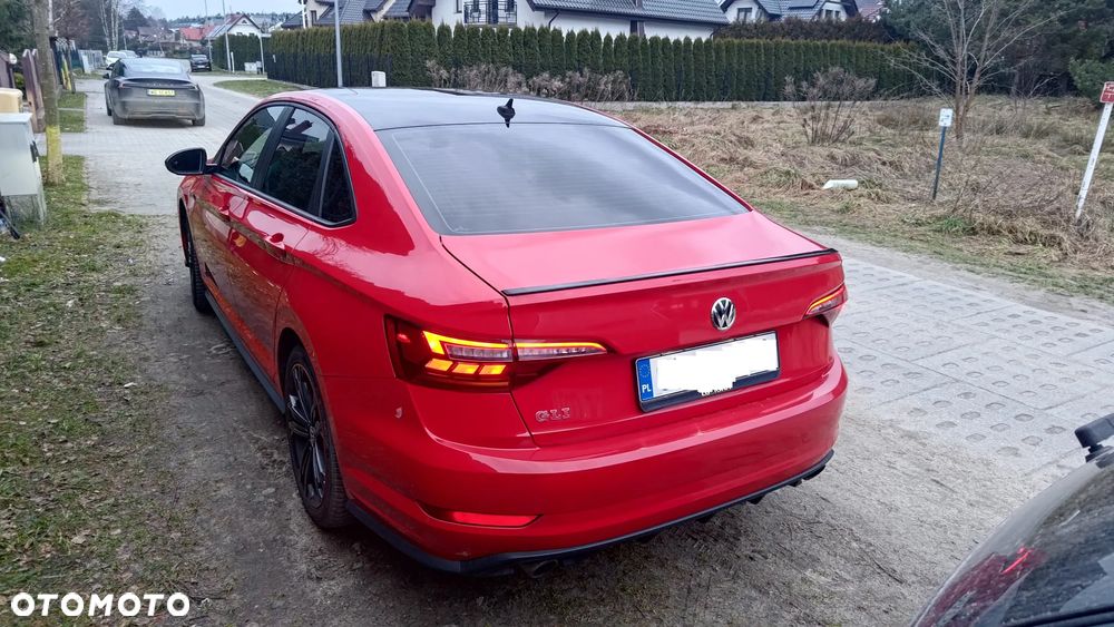 Volkswagen Jetta - 5