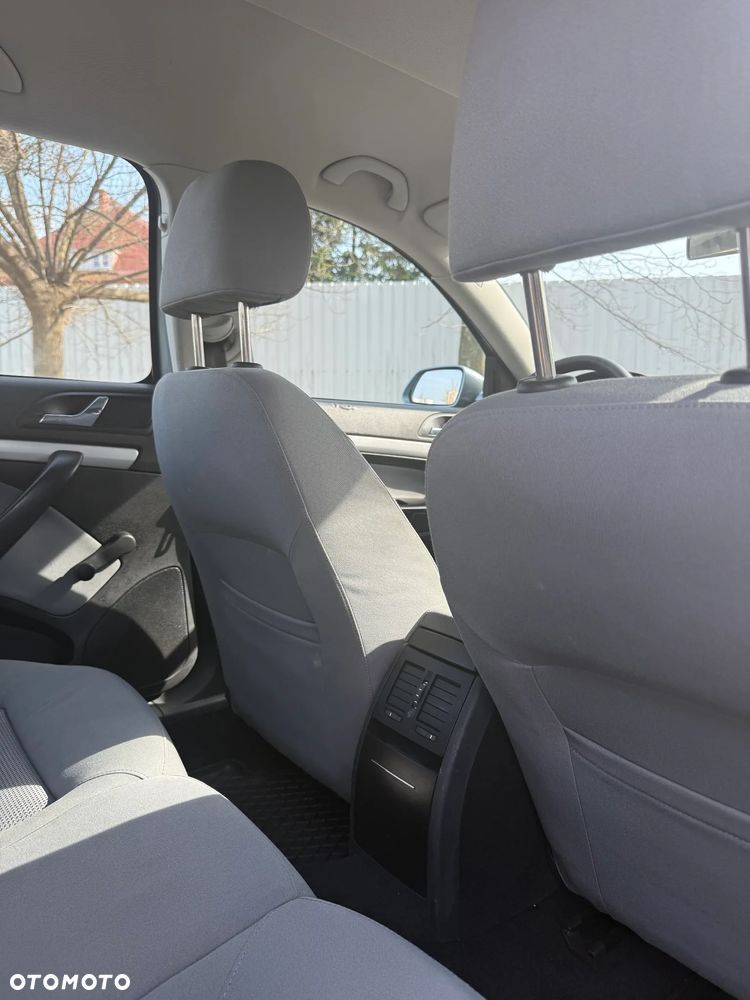 Skoda Octavia 1.6 FSI Ambiente - 12