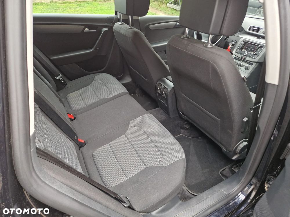 Volkswagen Passat Variant 2.0 Blue TDI SCR Comfortline - 19