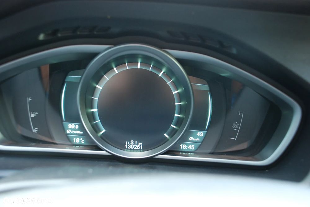 Volvo V40 T2 - 16