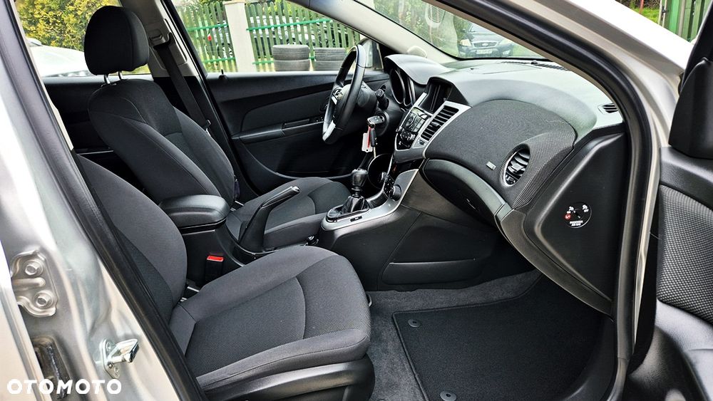 Chevrolet Cruze 1.6 - 36