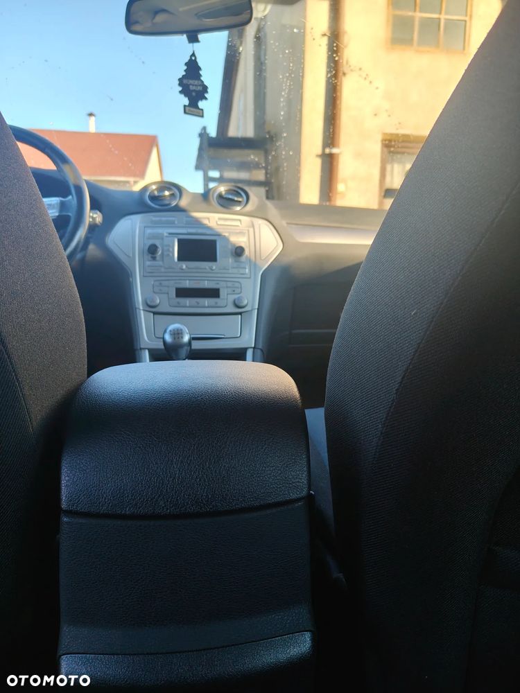 Ford Mondeo - 12