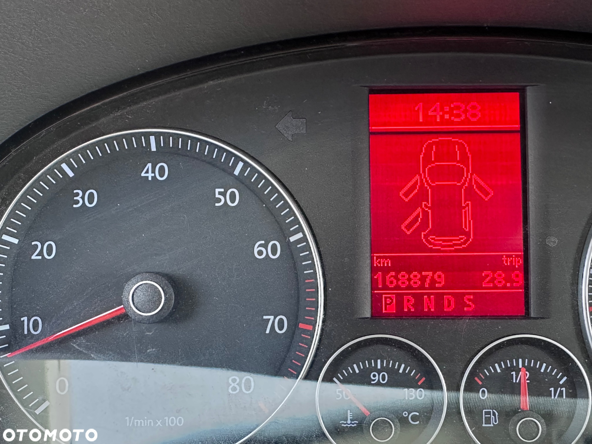 Volkswagen Touran - 12