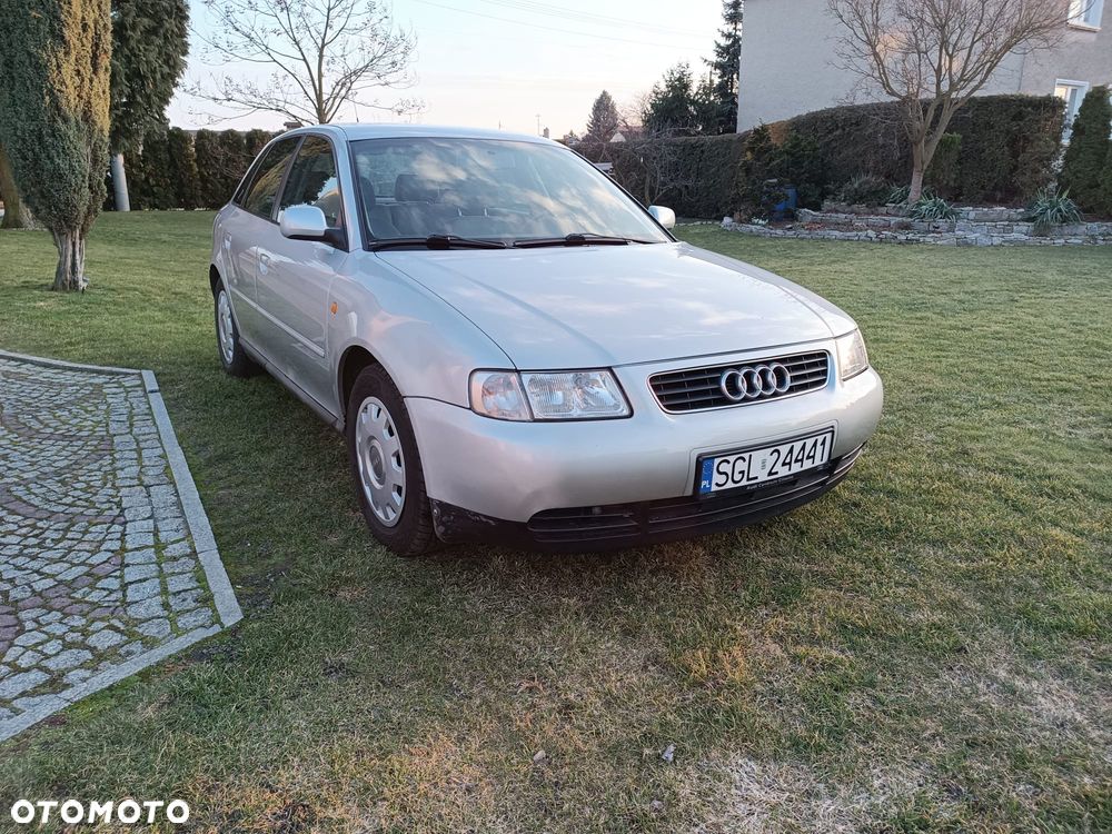 Audi A3 Sportback - 1