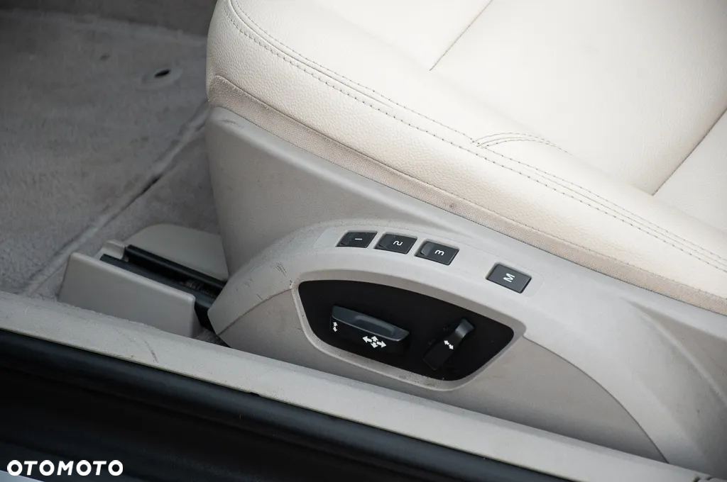 Volvo C70 2.4i Summum - 16