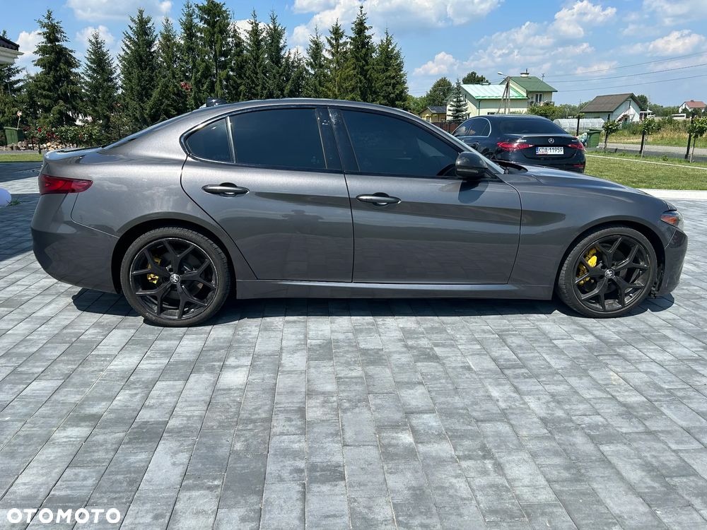 Alfa Romeo Giulia - 7