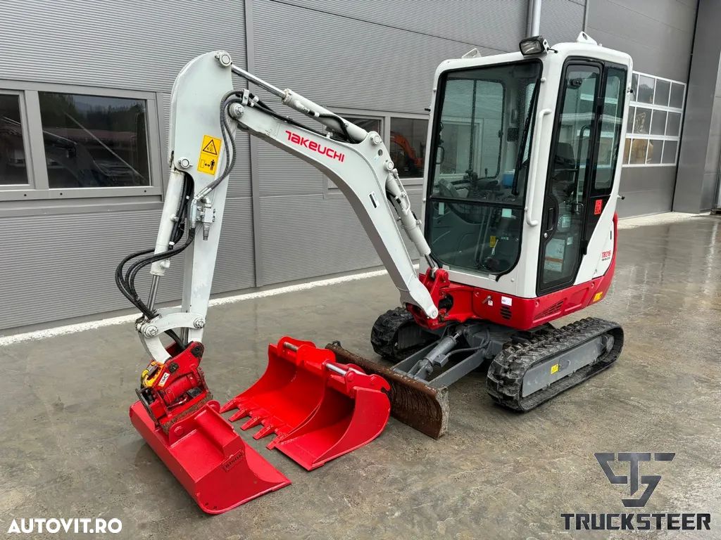Takeuchi TB216 - 1