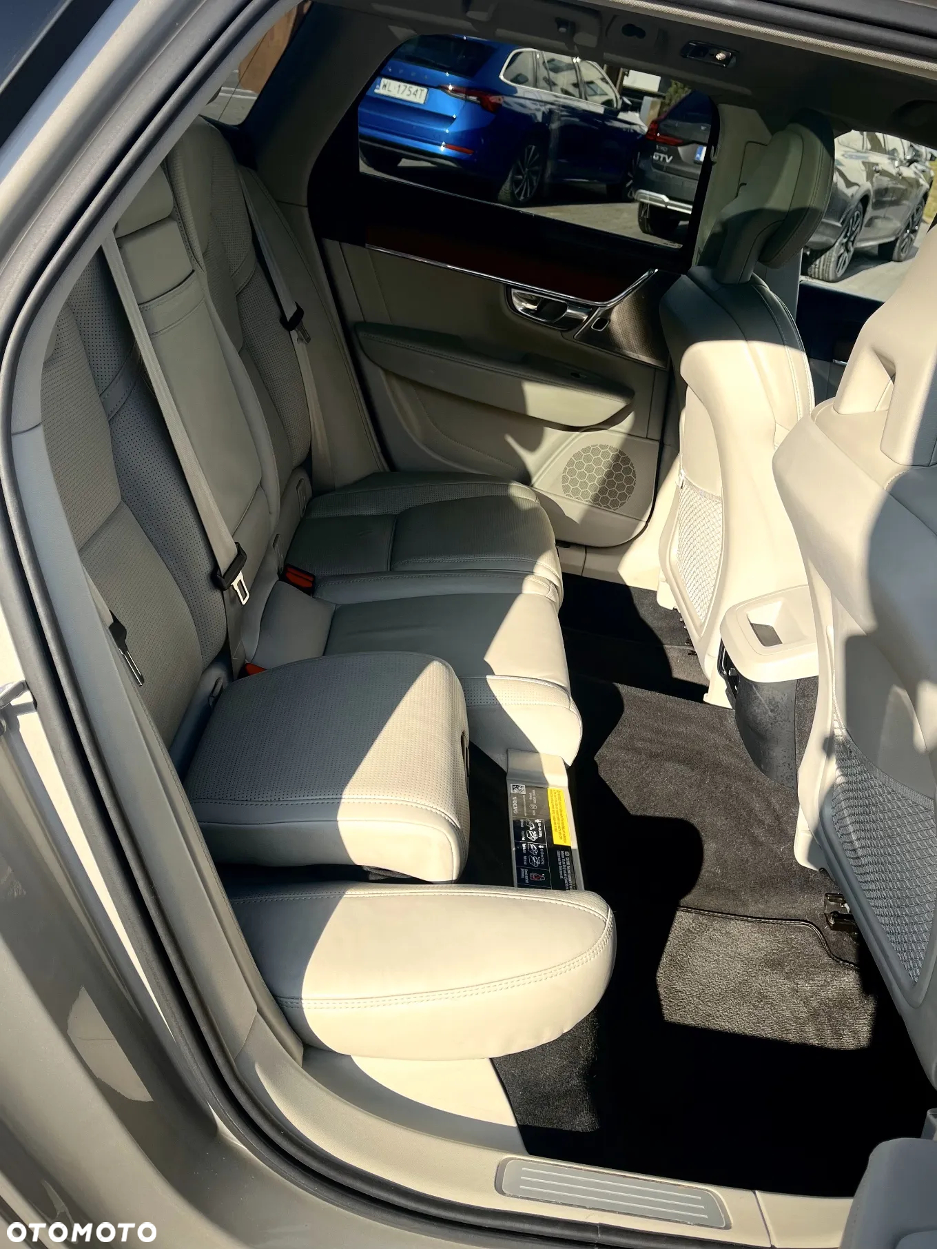 Volvo V90 D4 Inscription - 13
