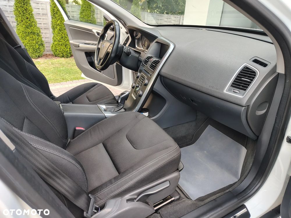Volvo XC 60 D3 Drive-E Kinetic - 9
