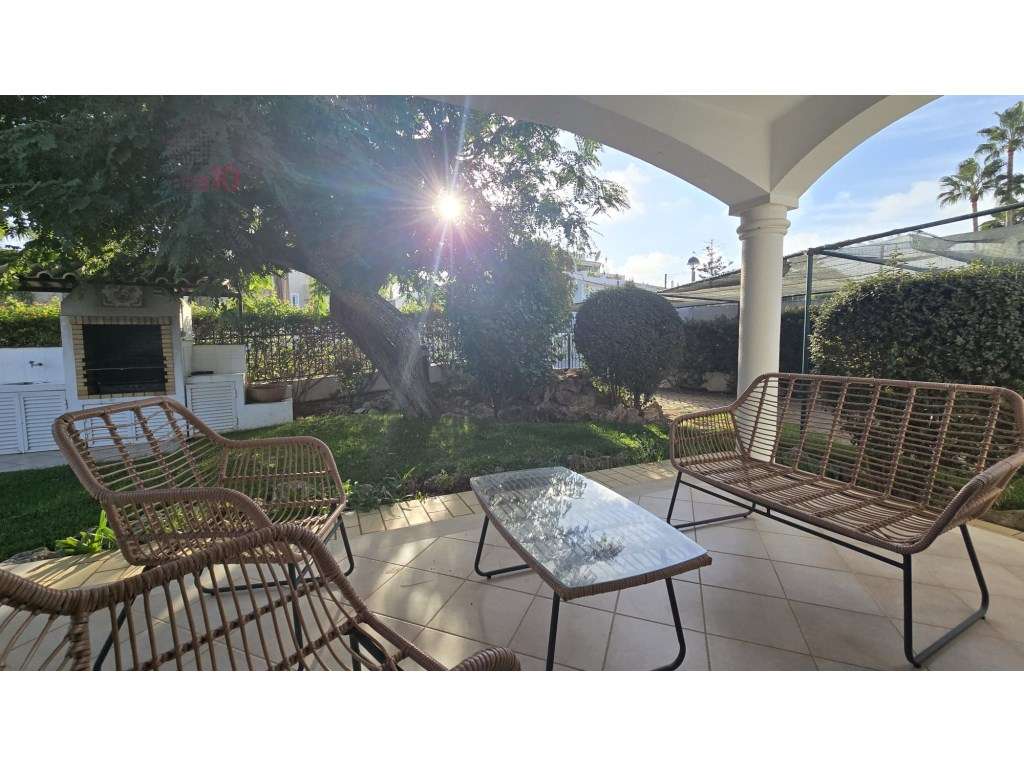 Moradia isolada com piscina para venda na Qta do Poço, Albufeira - Grande imagem: 4/38