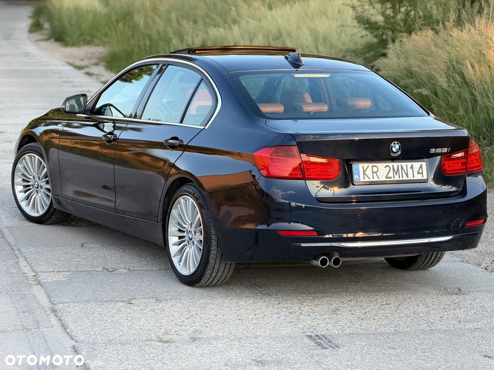 BMW Seria 3 328i Luxury Line - 6