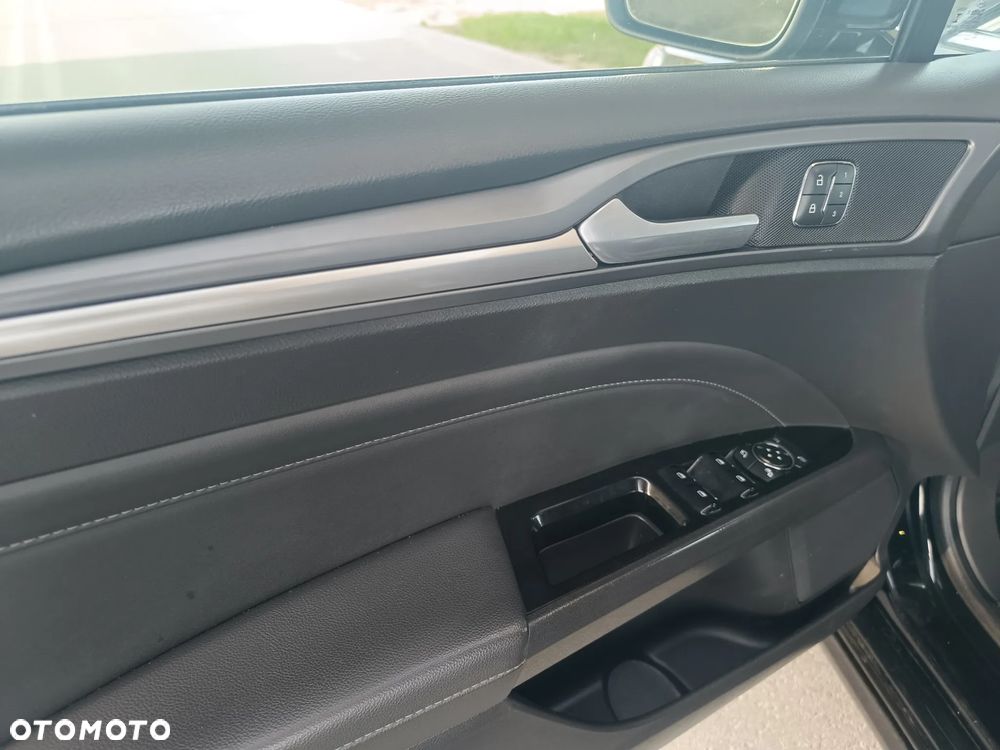 Ford Mondeo 2.0 TDCi Titanium PowerShift - 16