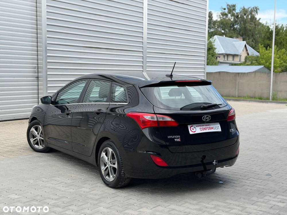 Hyundai i30 1.4 Base + EU5 - 16