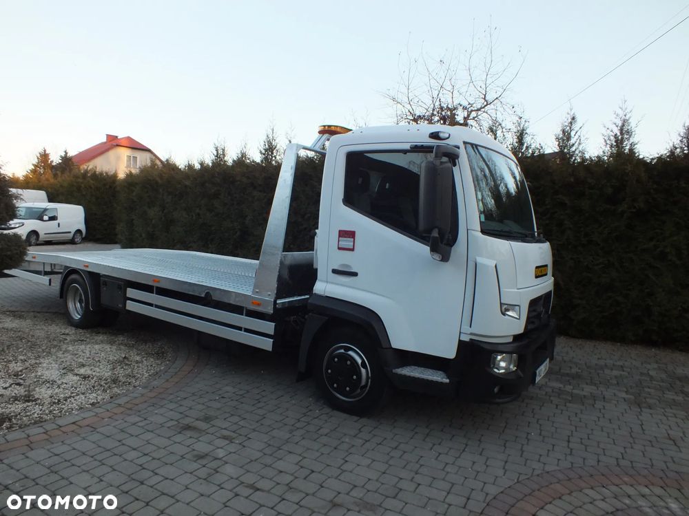 Renault - 9
