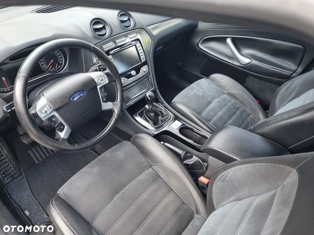 Ford Mondeo - 34