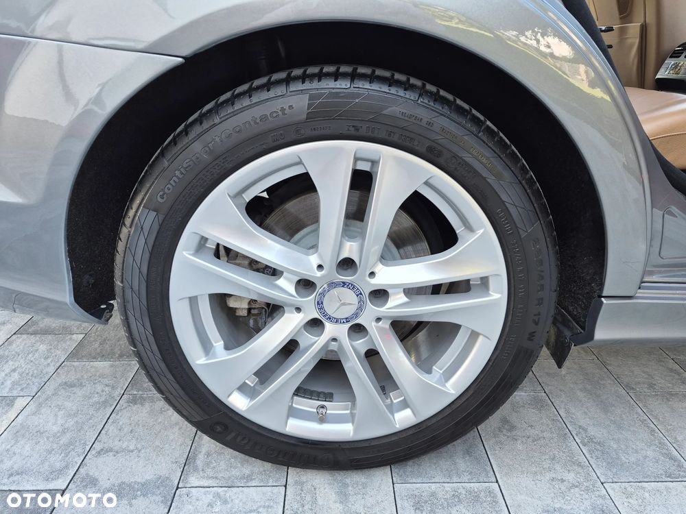 Mercedes-Benz Klasa C 300 CDI BlueEff 4-Matic Avantgarde - 39