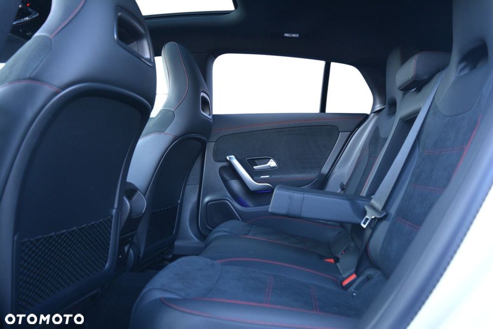 Mercedes-Benz CLA 200 AMG Line 7G-DCT - 8