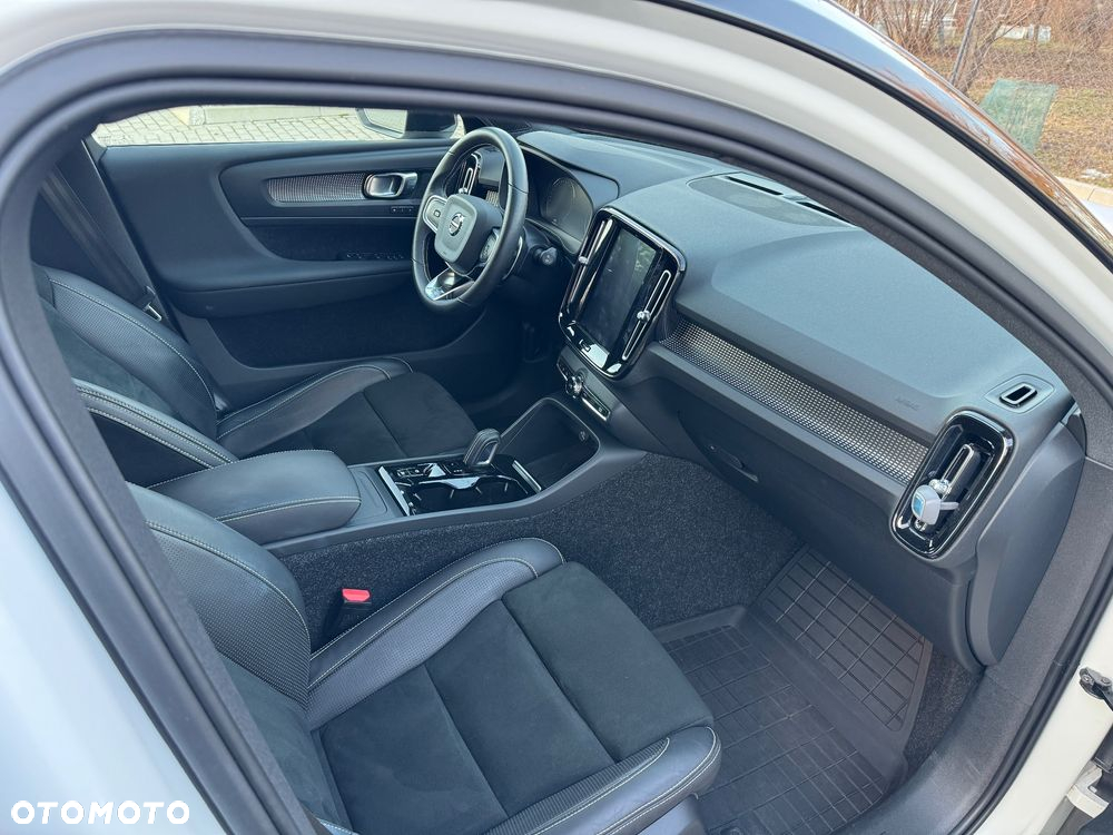 Volvo XC 40 T5 AWD R-Design - 29
