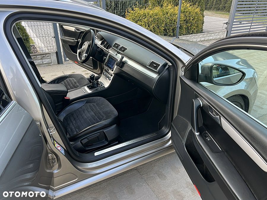 Volkswagen Passat 2.0 TDI Highline - 11