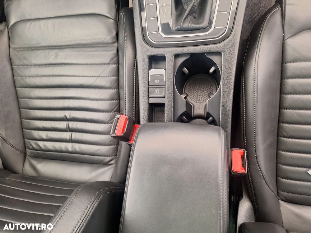 Volkswagen Passat 2.0 TDI DSG Highline - 18
