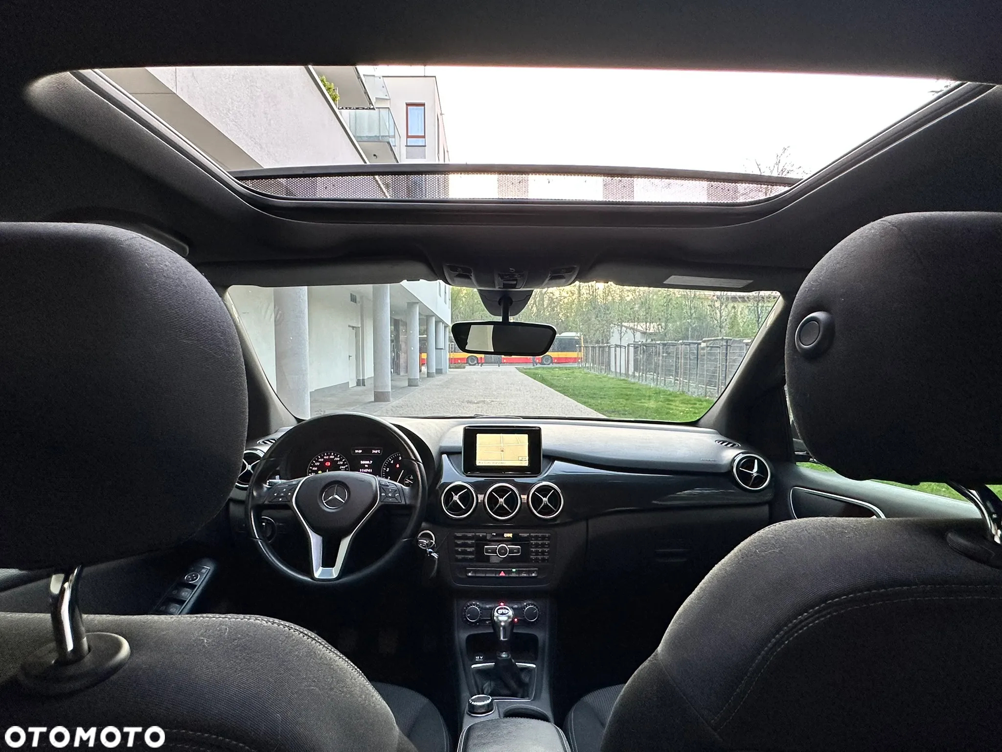 Mercedes-Benz Klasa B 180 (BlueEFFICIENCY) - 21