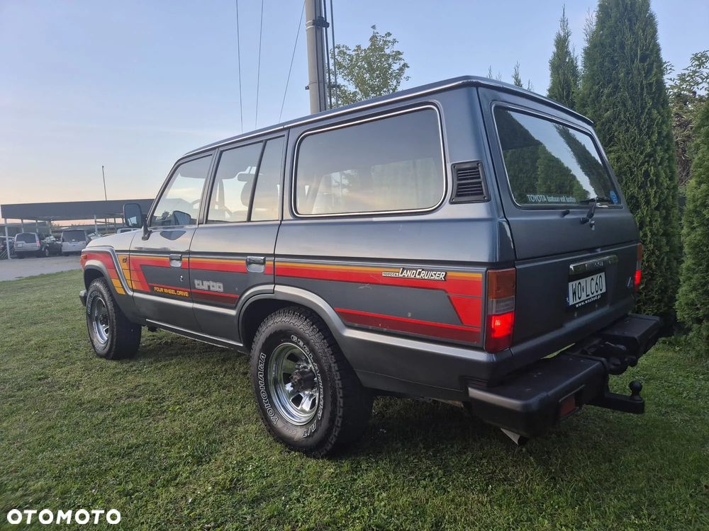 Toyota Land Cruiser - 5
