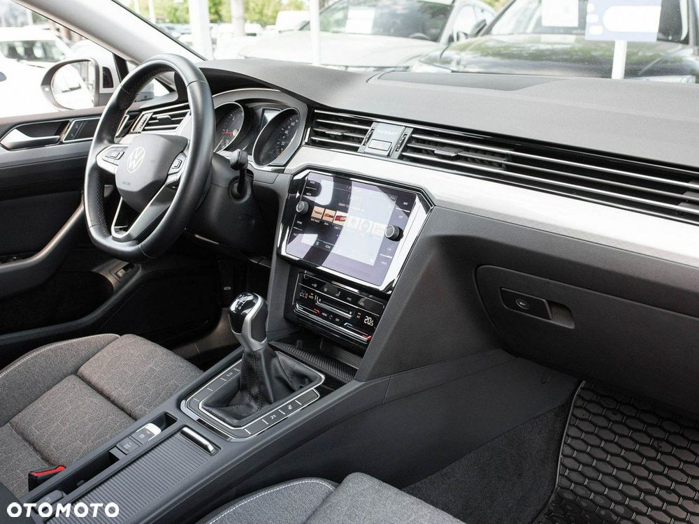 Volkswagen Passat - 30