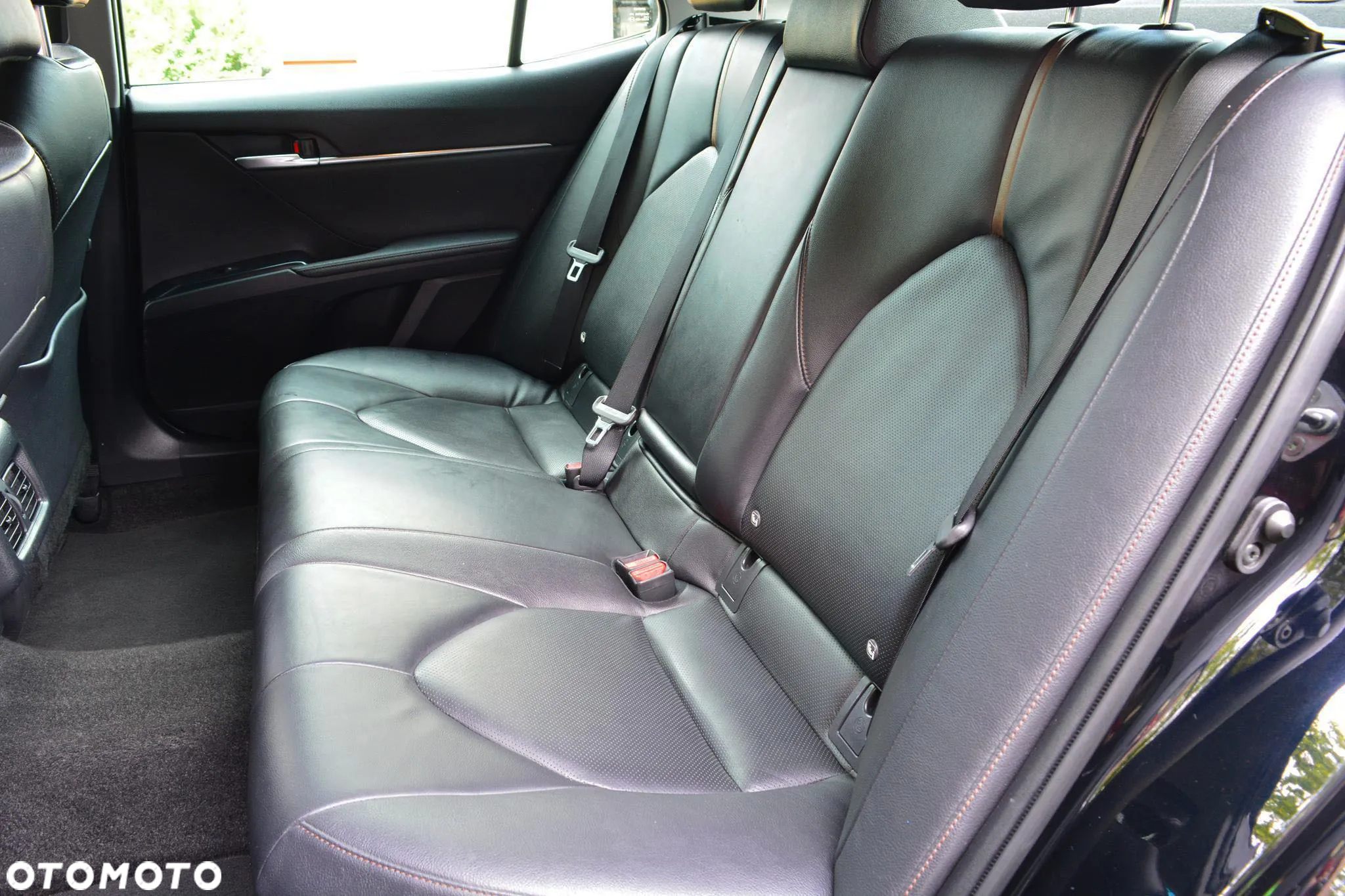 Toyota Camry 2.5 Hybrid Executive CVT - 39