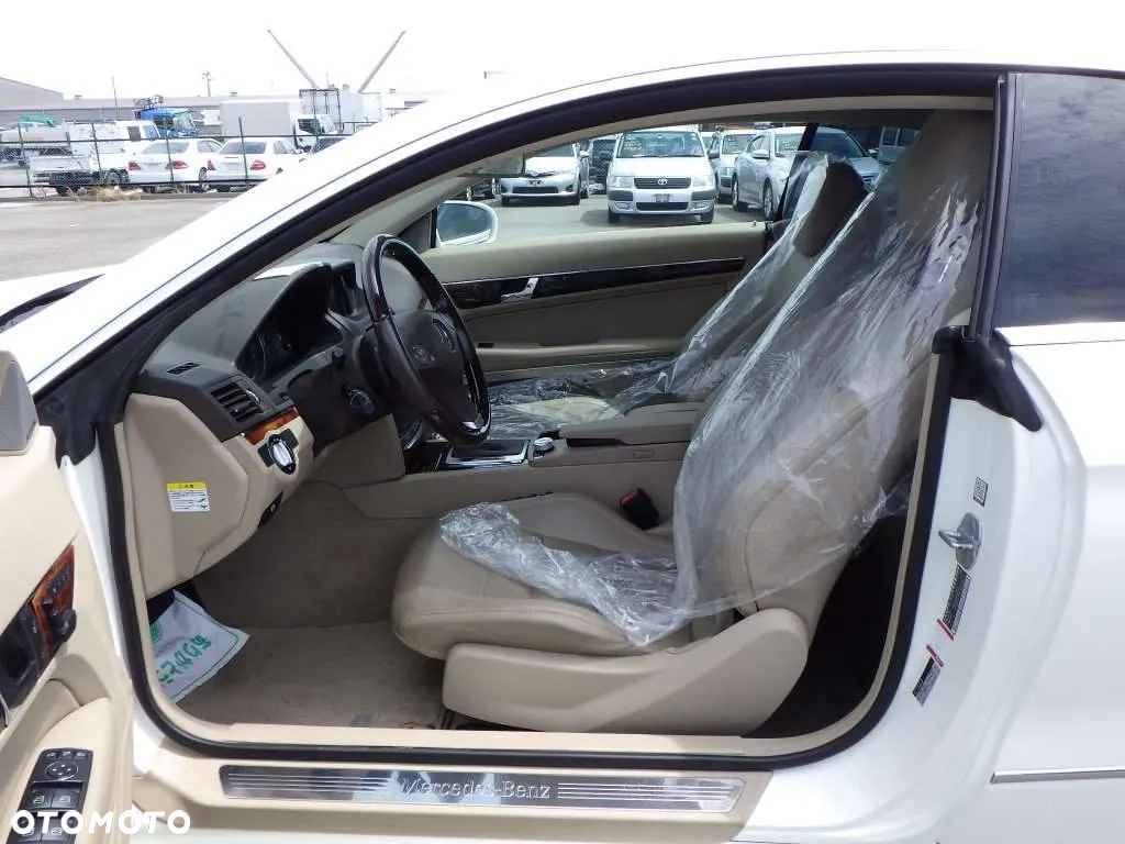 Mercedes-Benz Klasa E 350 Coupe 4Matic 7G-TRONIC - 4