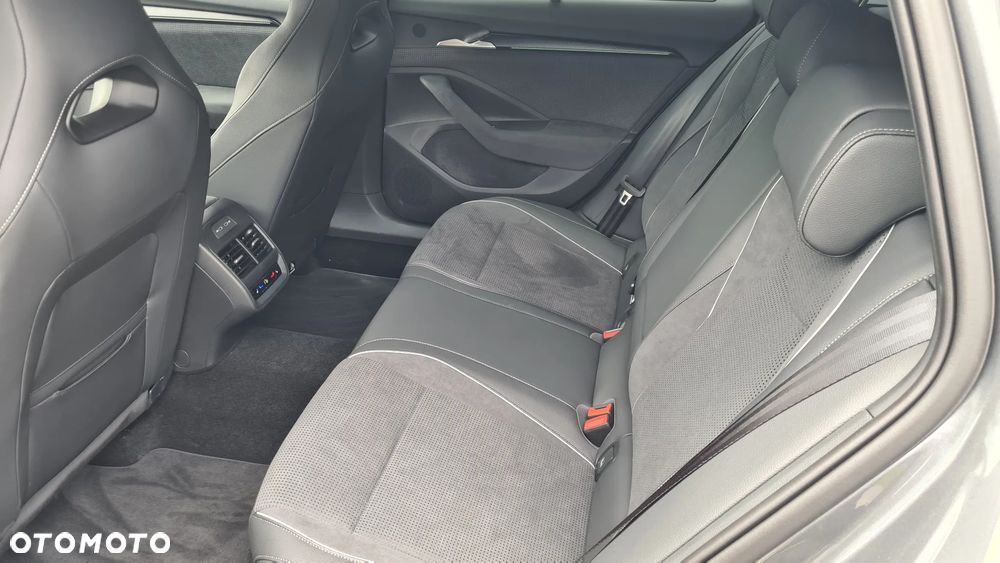 Skoda Superb 2.0 TDI SCR 4x4 Sportline DSG - 18