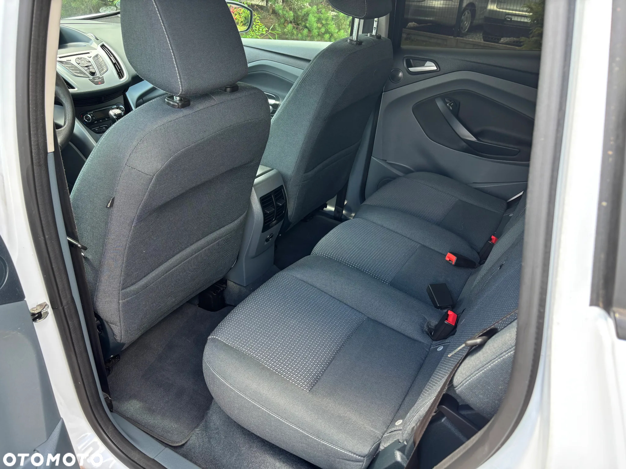 Ford C-MAX 1.6 Ti-VCT SYNC Edition - 19
