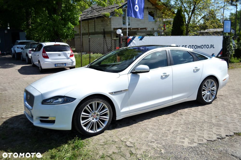 Jaguar XJ 3.0 D V6 Premium Luxury - 17