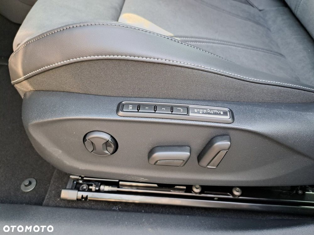 Volkswagen ID.7 77kWh Pro - 17