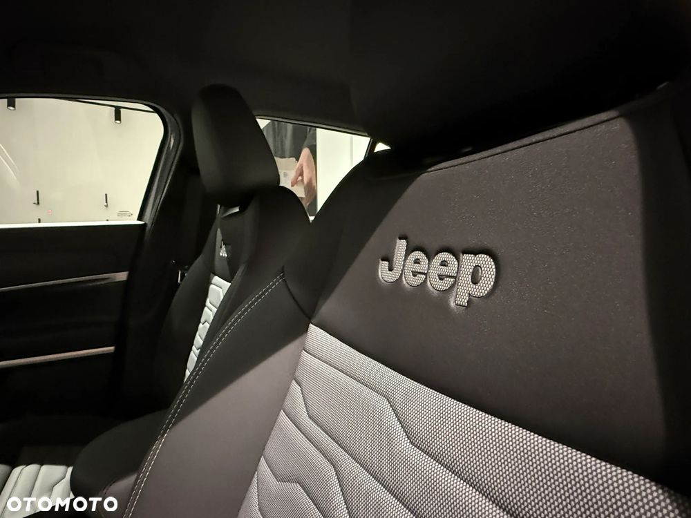 Jeep Avenger 1.2 T3 mHEV Upland 4xe eDCT6 - 18